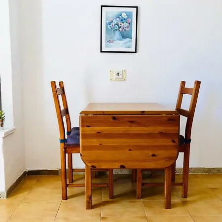 Alessandra Mit Sat-tv & Wifi In Puerto Del Carmen, Lanzarote - #120373 *